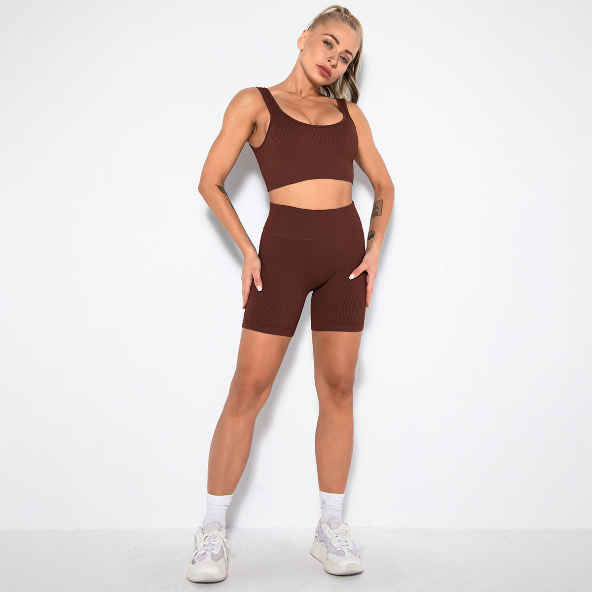 Seamless Thread Solid Color Sports Vest Shorts Set