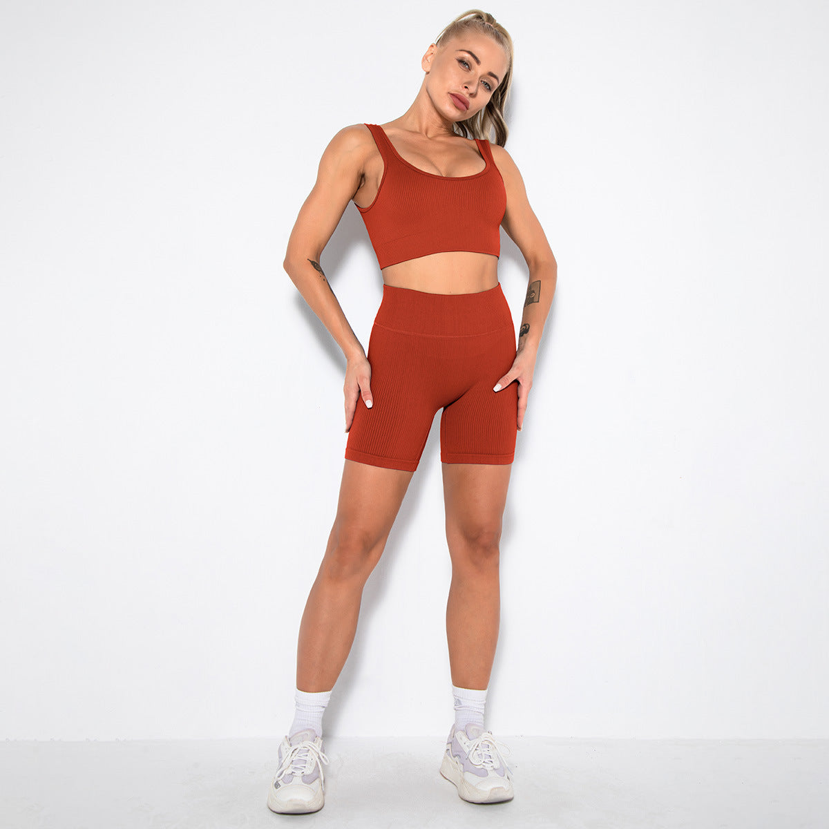 Seamless Thread Solid Color Sports Vest Shorts Set